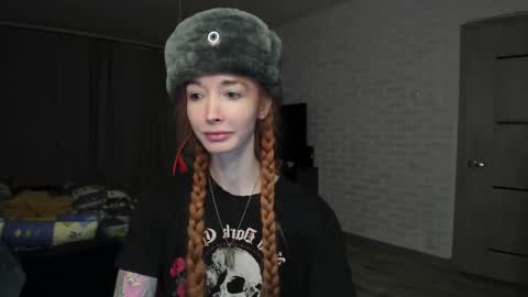 Snapshot of roxy_silver chatting on 02.18.25 Roxy online show from 02.18.25