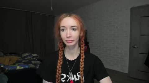 Snapshot of roxy_silver chatting on 02.25.25 Roxy online show from 02.25.25
