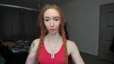 Snapshot of roxy_silver chatting on 02.25.25 Roxy online show from 02.25.25