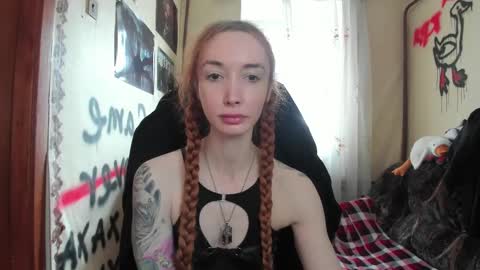 Snapshot of roxy_silver chatting on 03.01.25 Roxy online show from 03.01.25