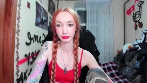 Snapshot of roxy_silver chatting on 09.16.25 Roxy online show from 09.16.25