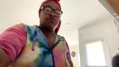 Snapshot of royalepryncess chatting on 11.10.25 royalepryncess online show from 11.10.25