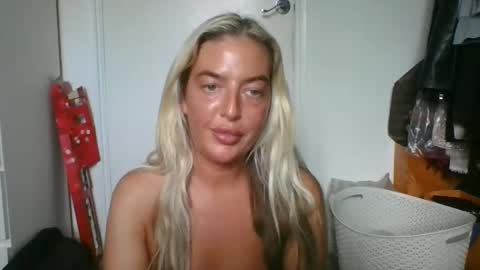 Snapshot of rubyredxxxoxxx chatting on 12.22.24 rubyredxxxoxxx online show from 12.22.24