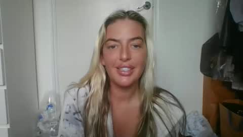 Snapshot of rubyredxxxoxxx chatting on 12.29.24 rubyredxxxoxxx online show from 12.29.24