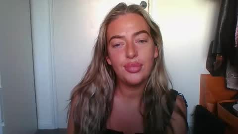 Snapshot of rubyredxxxoxxx chatting on 10.04.25 rubyredxxxoxxx online show from 10.04.25