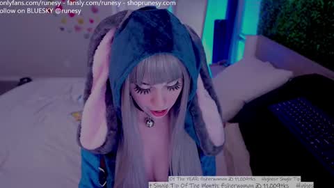 Snapshot of runesy chatting on 02.22.25 Lady online show from 02.22.25