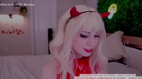 Snapshot of runesy chatting on 10.17.25 Lady online show from 10.17.25