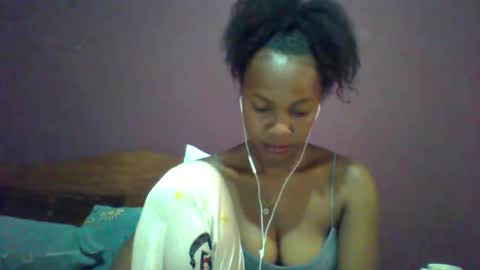 Snapshot of rycie chatting on 10.24.25 Rycie online show from 10.24.25