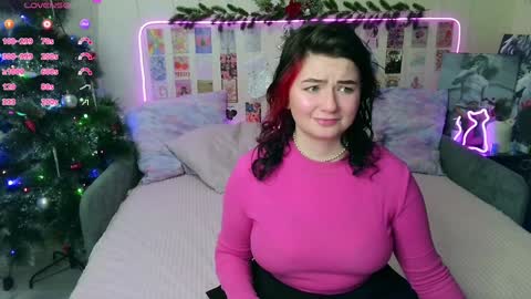 Snapshot of s_katekisa_ss chatting on 12.24.24 Kate online show from 12.24.24