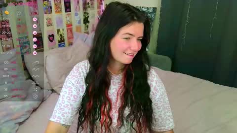 Snapshot of s_katekisa_ss chatting on 11.04.25 Kate online show from 11.04.25