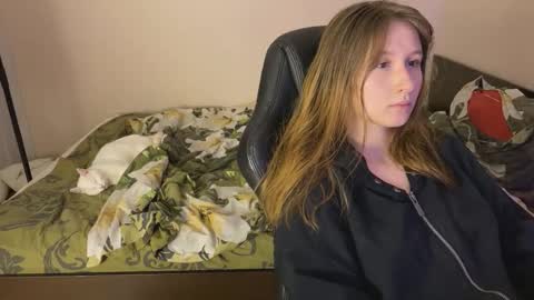 Snapshot of sabrinaanddaniel chatting on 10.27.25 SabrinaDaniel online show from 10.27.25