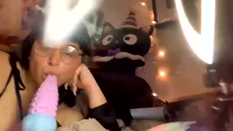 Snapshot of sadgirlsocial chatting on 10.17.25 sweet angel baby  online show from 10.17.25