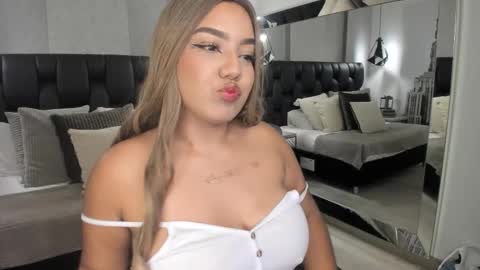 Snapshot of sadiefoster chatting on 09.12.25 Sadie online show from 09.12.25