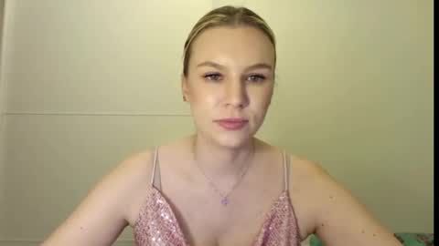 Snapshot of sadieshine chatting on 10.21.25 Sadie online show from 10.21.25