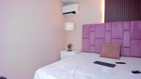 Snapshot of safiro_1 chatting on 11.05.25 Safiro online show from 11.05.25