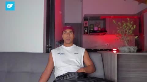 Snapshot of sag_1998 chatting on 02.07.25 Sag online show from 02.07.25