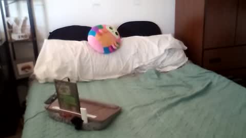 Snapshot of salis1981 chatting on 10.17.25 salis1981 online show from 10.17.25