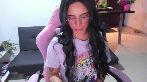 Snapshot of sallymaddoxx chatting on 12.07.24 sallymaddoxx online show from 12.07.24