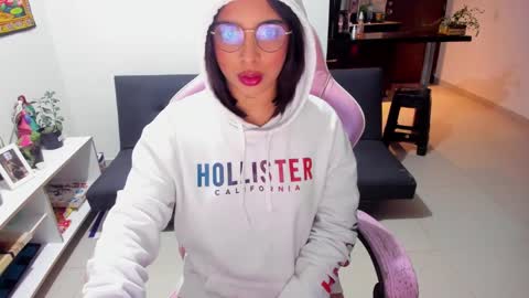 Snapshot of sallymaddoxx chatting on 02.25.25 sallymaddoxx online show from 02.25.25