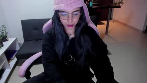 Snapshot of sallymaddoxx chatting on 03.04.25 sallymaddoxx online show from 03.04.25