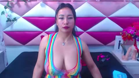 Snapshot of salmasantos chatting on 02.25.25 salmasanto online show from 02.25.25
