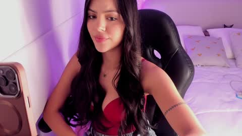Snapshot of salomee_11 chatting on 01.19.25 salo online show from 01.19.25
