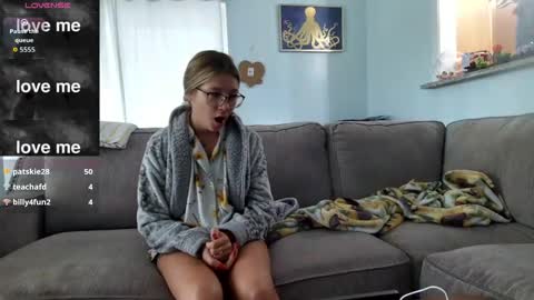 Snapshot of saltycaptain69_hatgirl69 chatting on 10.09.25 Salty Captain 69 Hat Girl 69 online show from 10.09.25