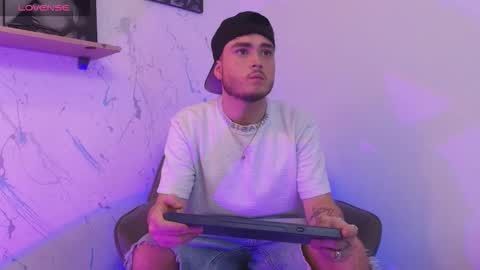 Snapshot of salvatore_muller chatting on 11.03.25 Salvatore online show from 11.03.25