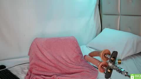 Snapshot of sammy_liz2 chatting on 03.04.25 sammy_liz2 online show from 03.04.25