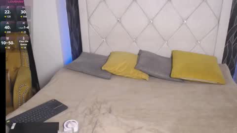 Snapshot of samu_foxxx chatting on 09.19.25 SAMU online show from 09.19.25