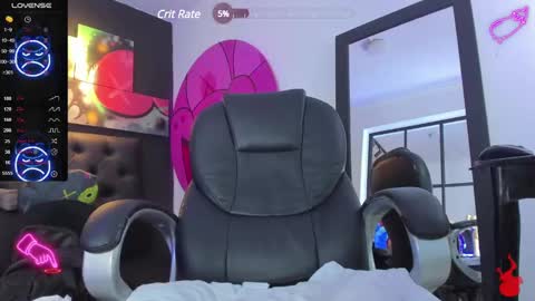 Snapshot of santi_delacruz chatting on 12.03.24 santi online show from 12.03.24