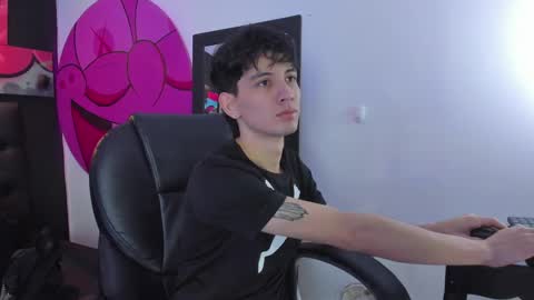 Snapshot of santi_delacruz chatting on 12.05.24 santi online show from 12.05.24