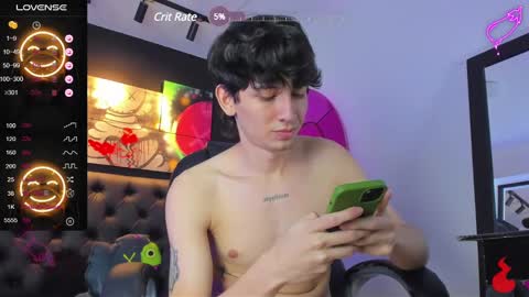 Snapshot of santi_delacruz chatting on 01.28.25 santi online show from 01.28.25