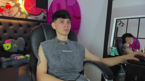 Snapshot of santi_delacruz chatting on 02.10.25 santi online show from 02.10.25