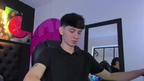 Snapshot of santi_delacruz chatting on 02.12.25 santi online show from 02.12.25