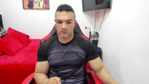 Snapshot of santi_pastori chatting on 10.04.25 santi_pastori online show from 10.04.25