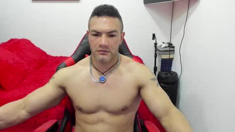 Snapshot of santi_pastori chatting on 10.21.25 santi_pastori online show from 10.21.25