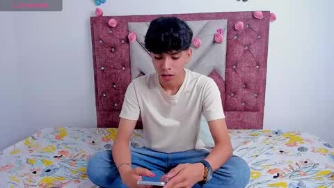 Snapshot of santy_carrington chatting on 03.11.25 Santiago Carrington online show from 03.11.25