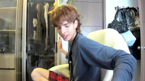 Snapshot of santy_kitty chatting on 01.25.25 kitty online show from 01.25.25