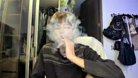 Snapshot of santy_kitty chatting on 01.29.25 kitty online show from 01.29.25