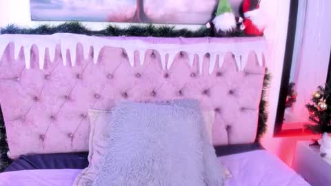Snapshot of sara_ariass chatting on 12.27.24 SARA ARIAS online show from 12.27.24