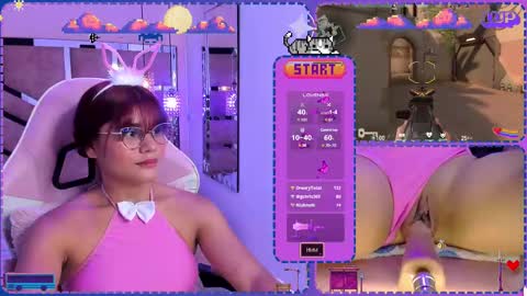 Snapshot of sara_hil chatting on 03.11.25 Sara online show from 03.11.25