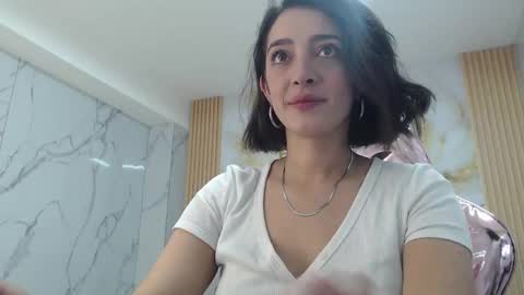 Snapshot of sara_lopez_s chatting on 09.11.25 Sara online show from 09.11.25