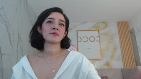Snapshot of sara_lopez_s chatting on 10.03.25 Sara online show from 10.03.25