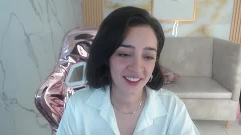 Snapshot of sara_lopez_s chatting on 10.10.25 Sara online show from 10.10.25