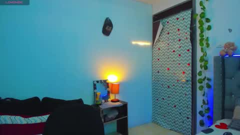 Snapshot of sara_murrayx chatting on 10.20.25 sara online show from 10.20.25