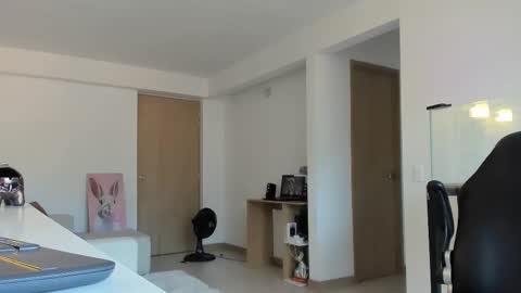 Snapshot of sara_oxford chatting on 09.09.25 Sara online show from 09.09.25