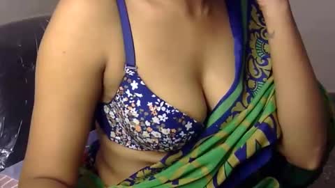 Snapshot of sara_shrma chatting on 12.06.24 sara online show from 12.06.24