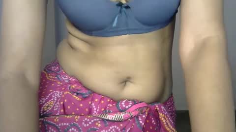 Snapshot of sara_shrma chatting on 12.28.24 sara online show from 12.28.24