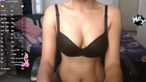 Snapshot of sara_shrma chatting on 11.05.25 sara online show from 11.05.25